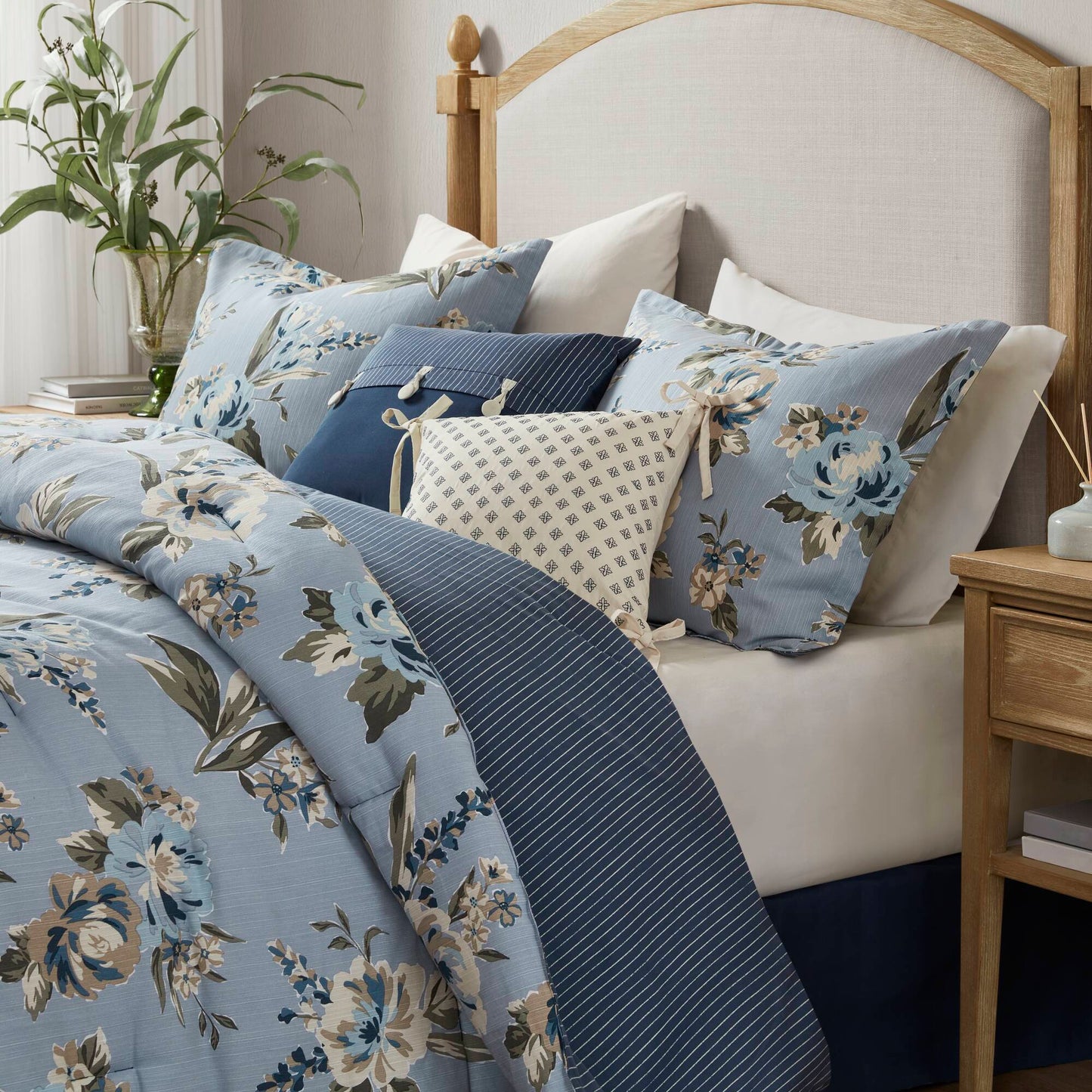7 Piece Vintage Floral Reversible Comforter Set with Striped Reverse