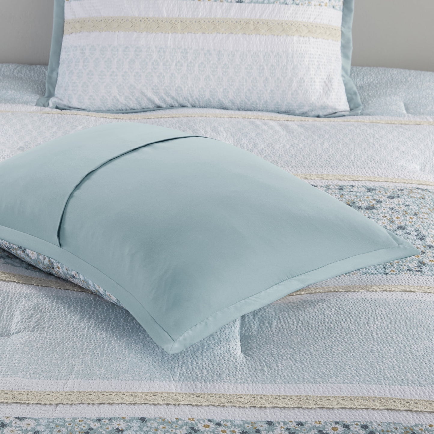Floral Botanical Printed Seersucker Comforter Set with Throw Pillows