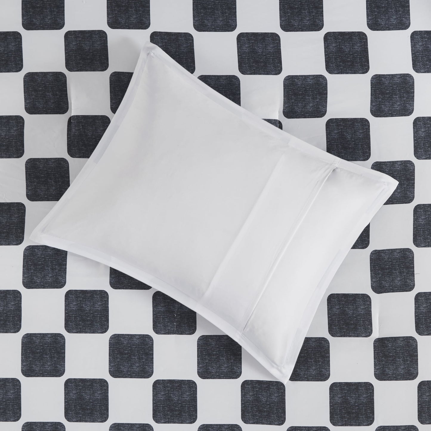 Black/White Checkered Comforter Set