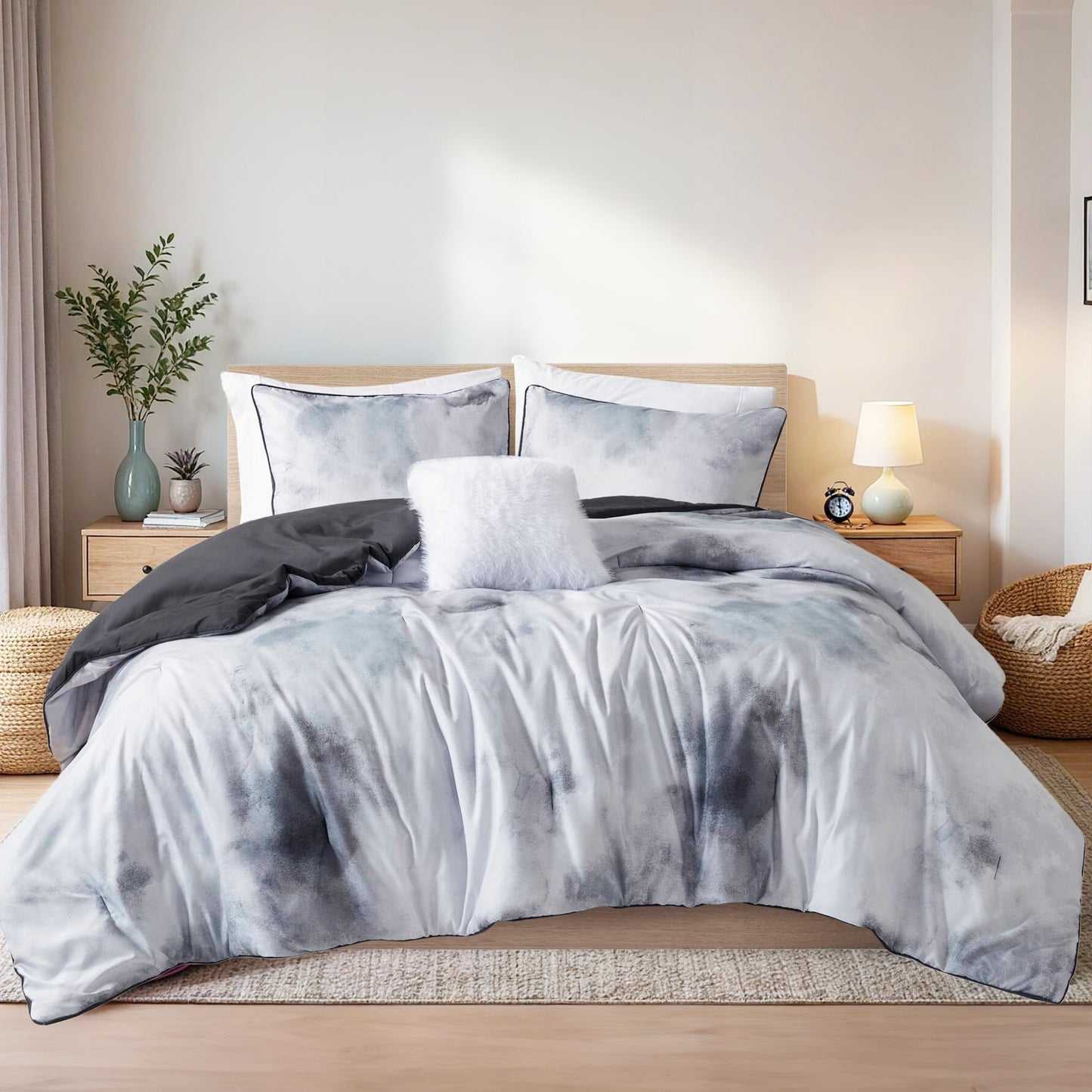 4 Piece Watercolor Tie Dye Printed Bedding Set, Comforter Set with Throw Pillow