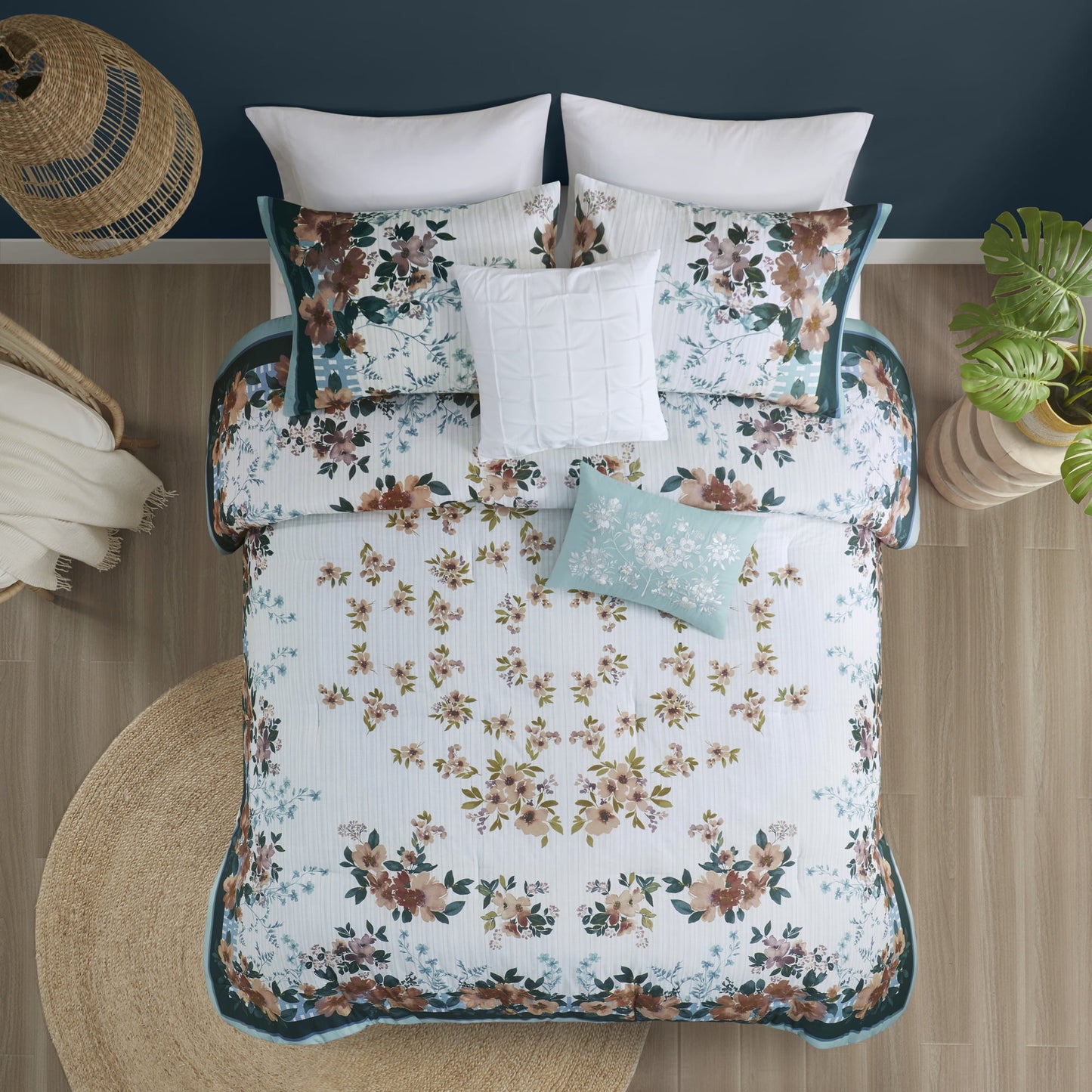 5 Piece Cotton Floral Comforter Set with Throw Pillows in Teal
