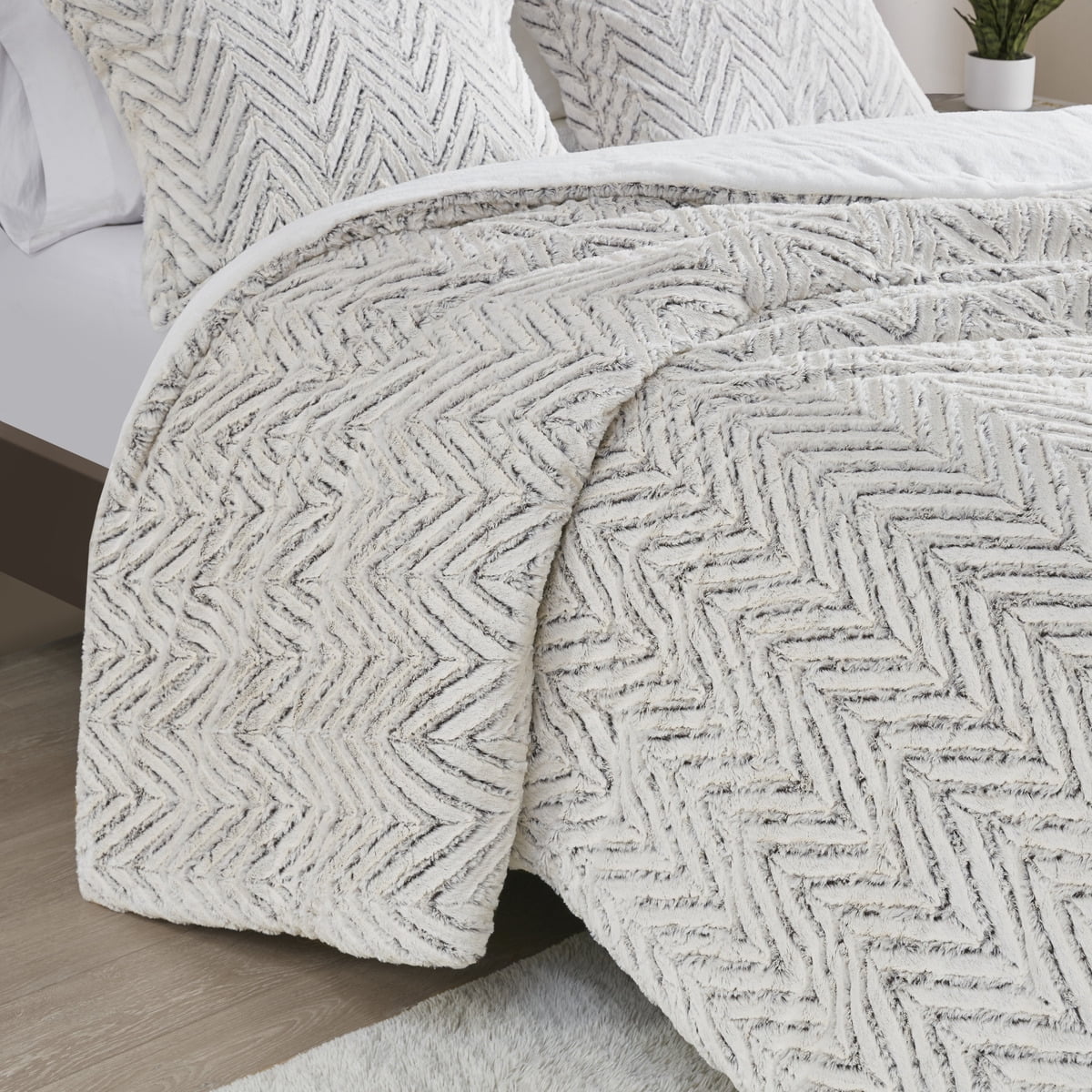 Back Print Brushed Fur Duvet Cover Set - Ivory