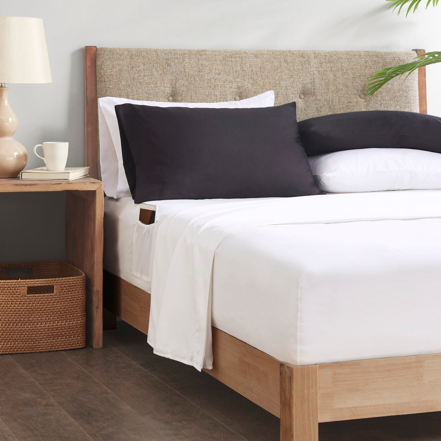 Comforter Set with Sheets and Side Pockets