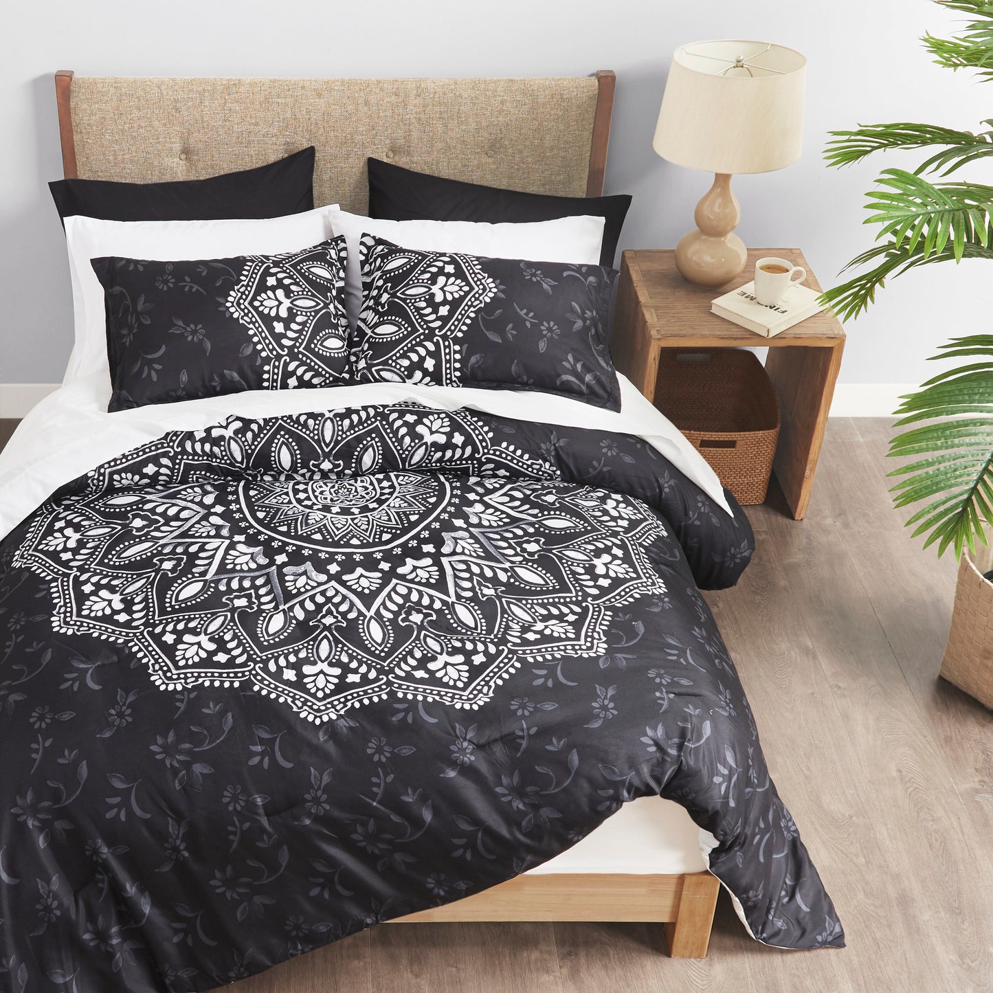 Comforter Set with Sheets and Side Pockets