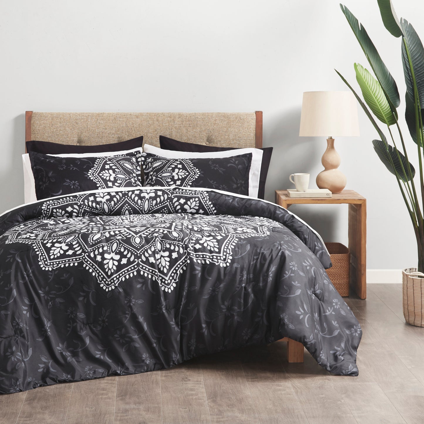 Comforter Set with Sheets and Side Pockets