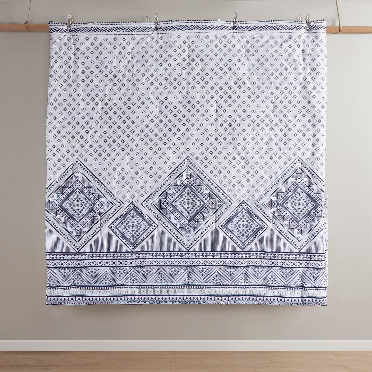 Geometric Design With  Diamond Print  Comforter Set