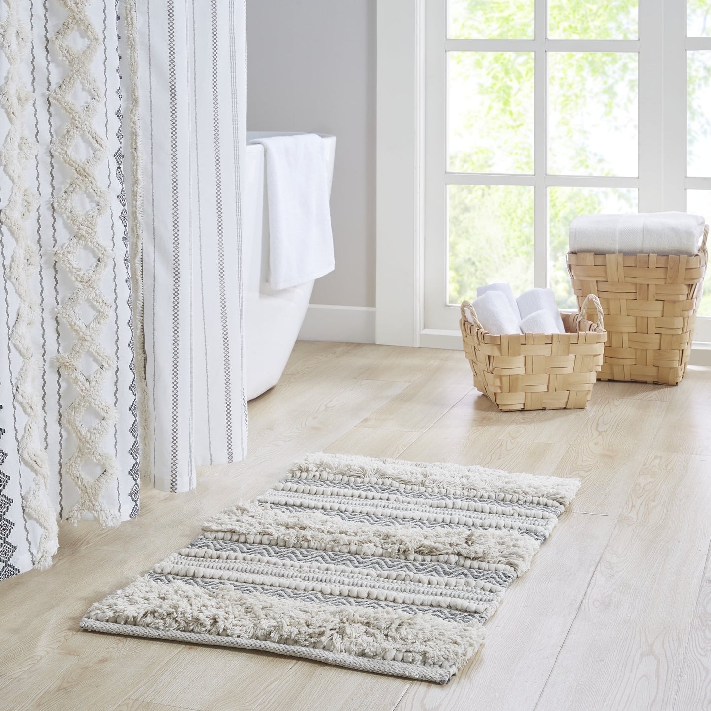 Hand-Woven Texture Stripe Bath Rug