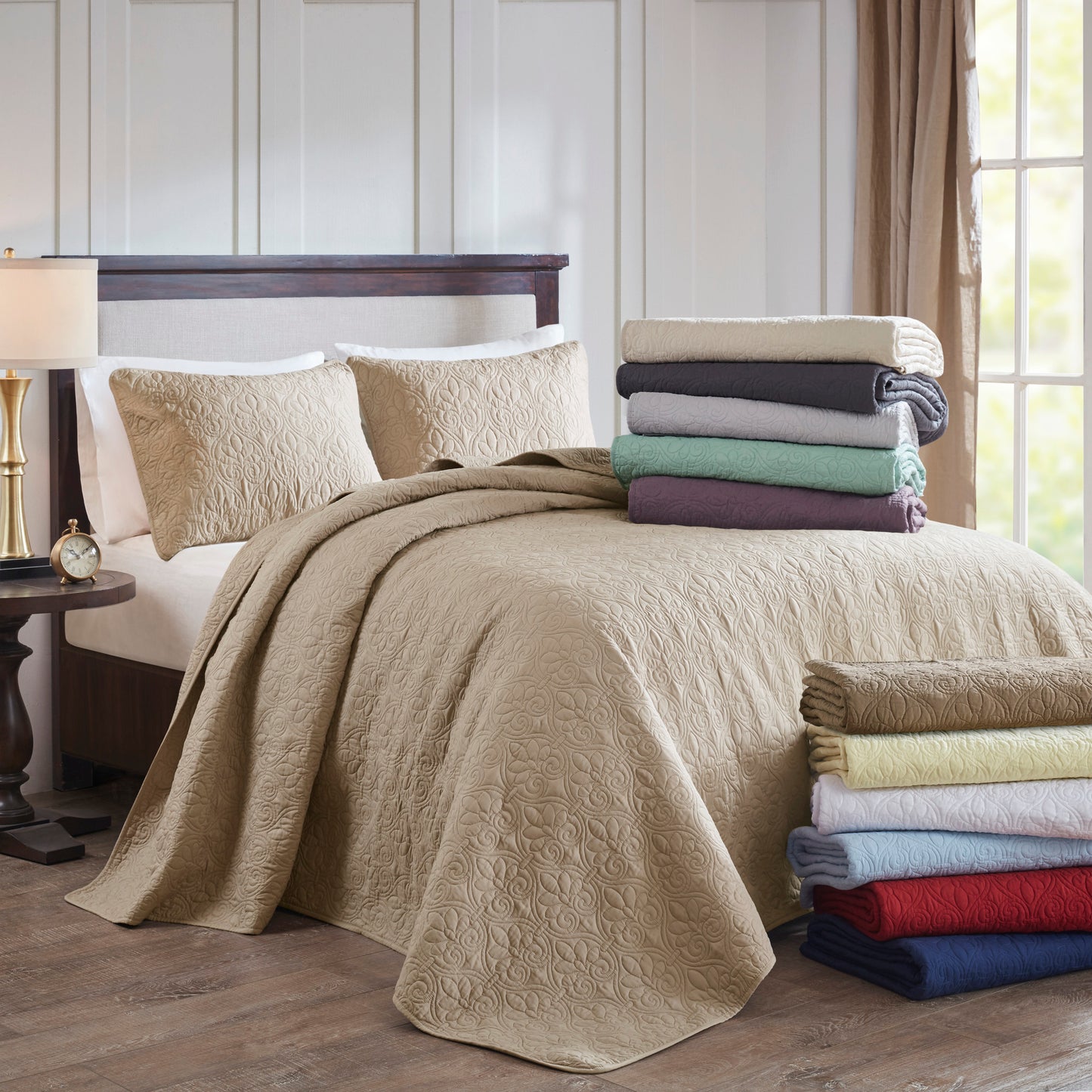 Cottage-Inspired Reversible Bedspread Set