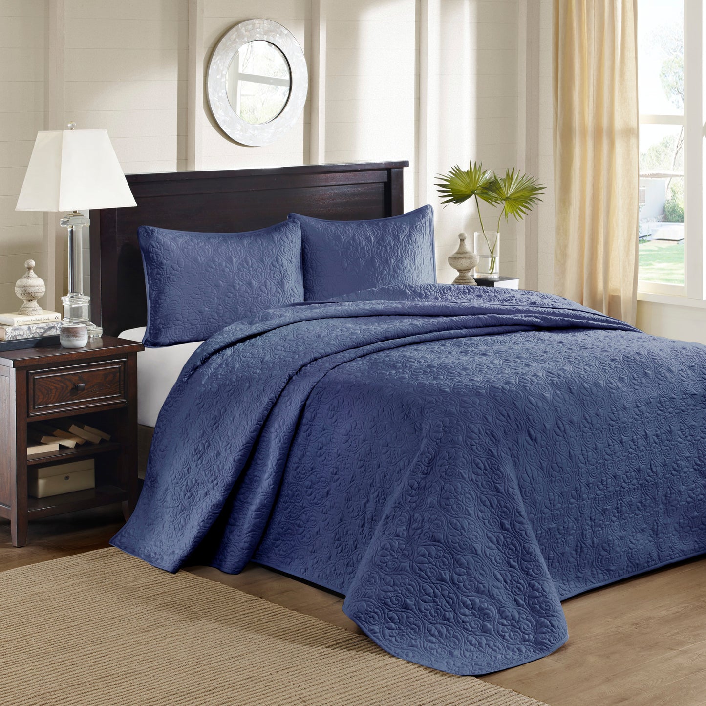 Cottage-Inspired Reversible Bedspread Set