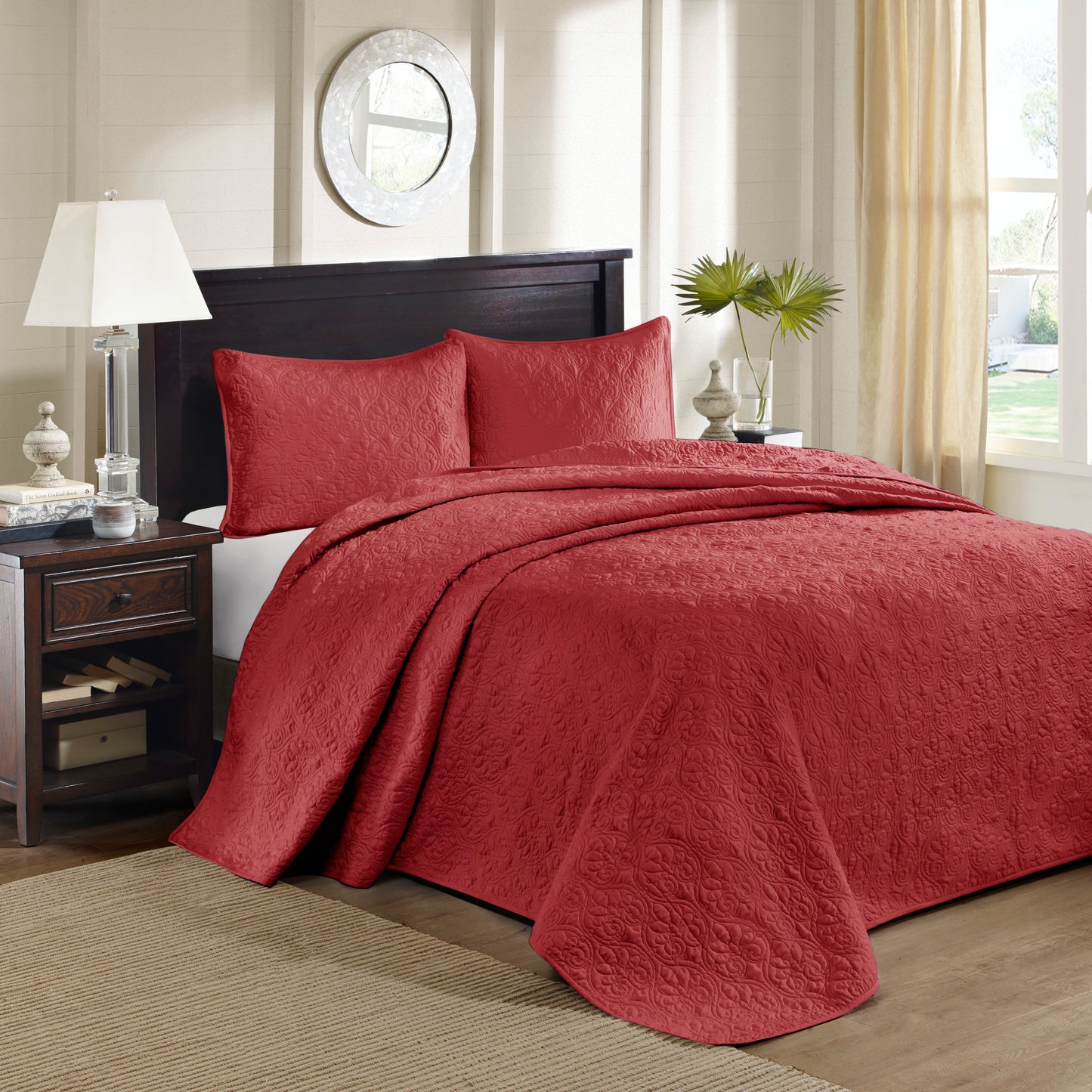 Cottage-Inspired Reversible Bedspread Set