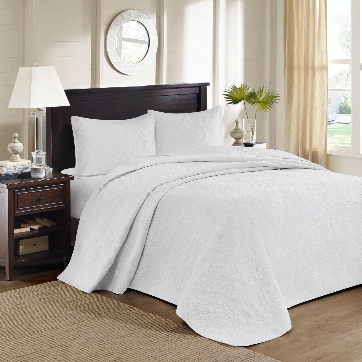 Cottage-Inspired Reversible Bedspread Set