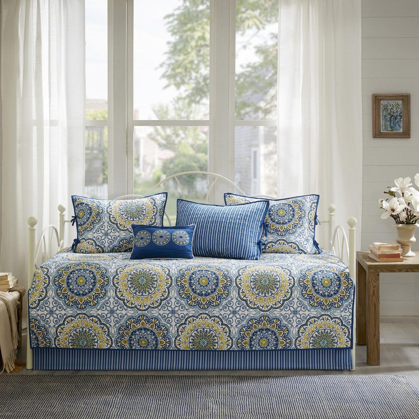 Reversible Scalloped Edge Daybed Cover Set