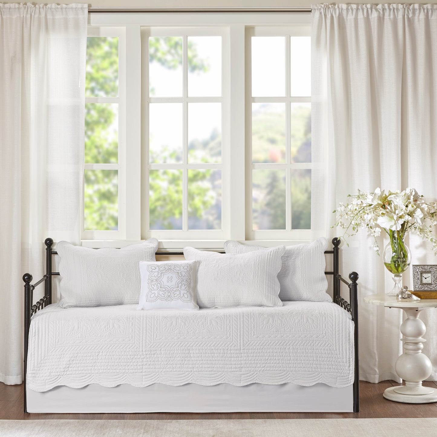 Reversible Scalloped Edge Daybed Cover Set