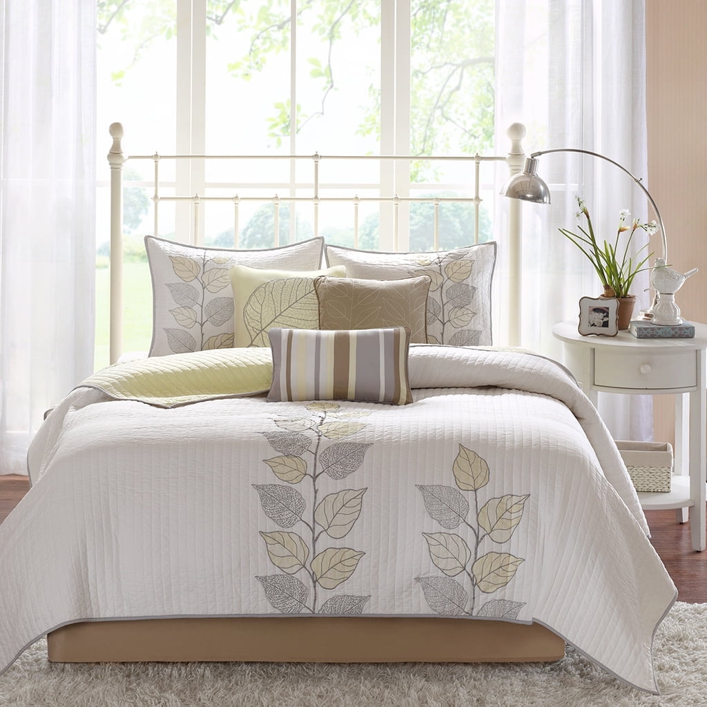 Reversible Botanical Embroidered Bed in a Bag Quilt Set, Yellow