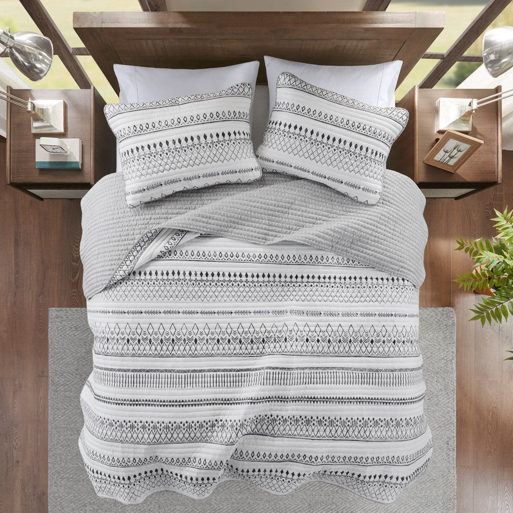 3 Piece Printed Microfiber Seersucker Quilt Set
