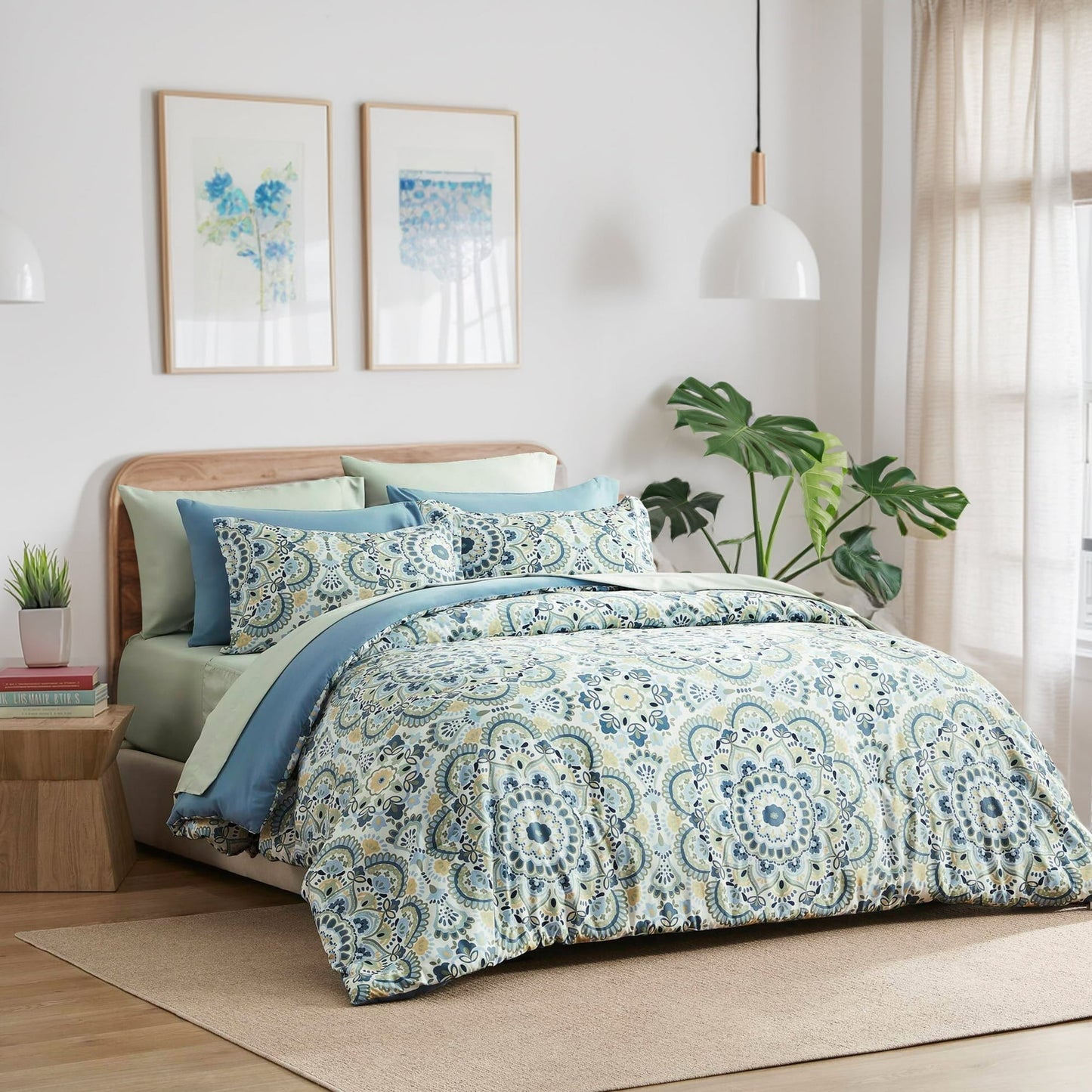 Medallion pattern comforter with Sheet Set