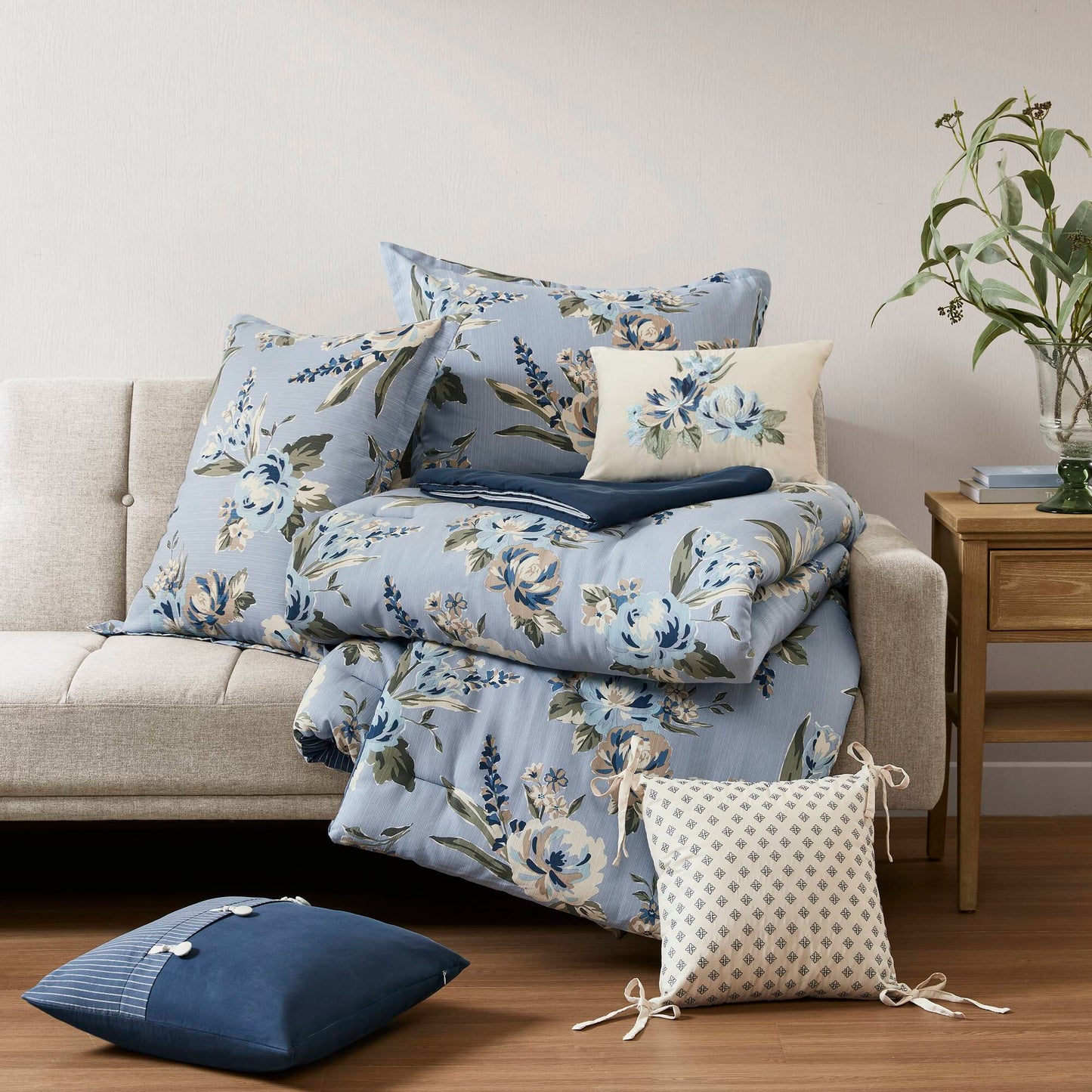 7 Piece Vintage Floral Reversible Comforter Set with Striped Reverse