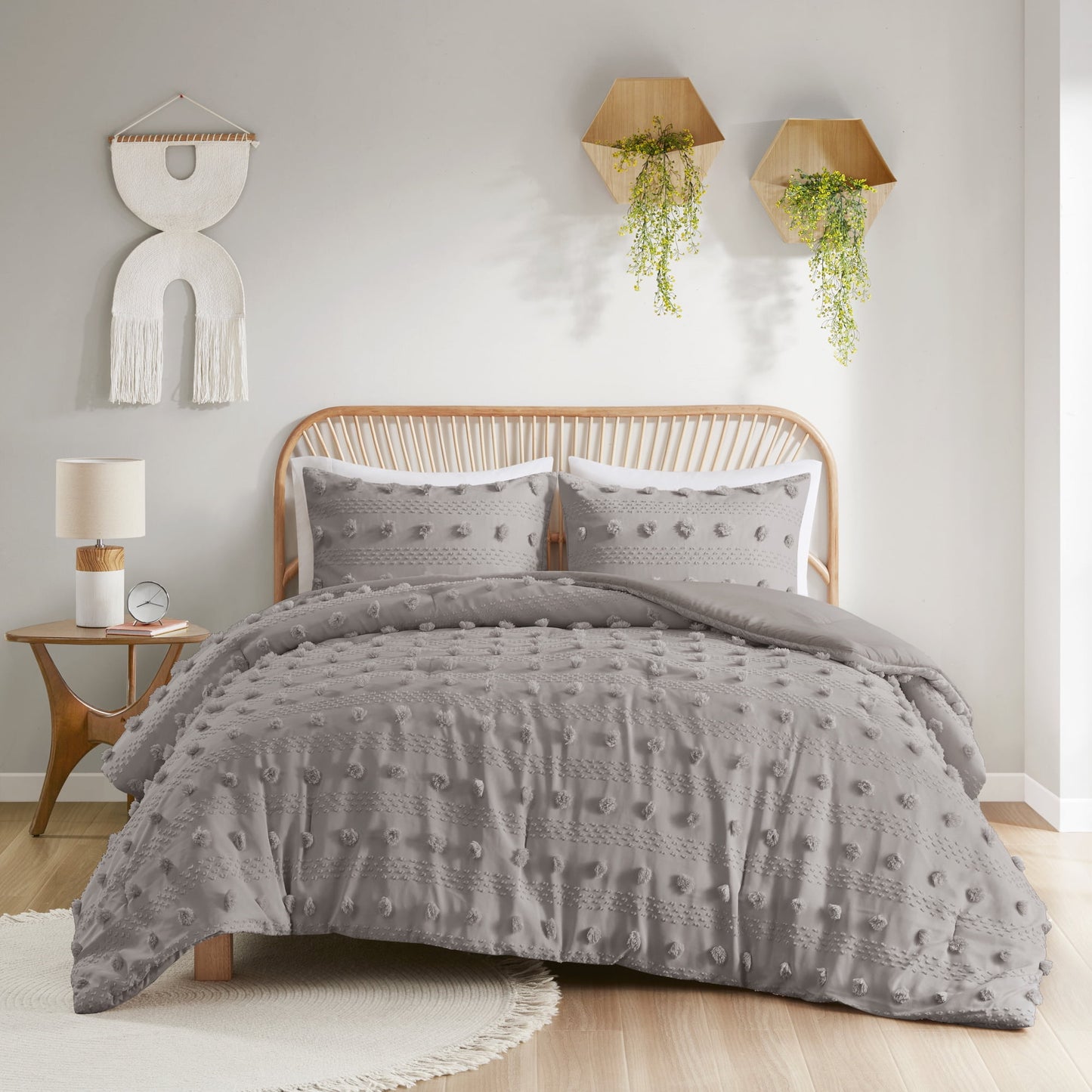3-Piece Comforter Set Clip Jacquard Pompom Bedding Set
