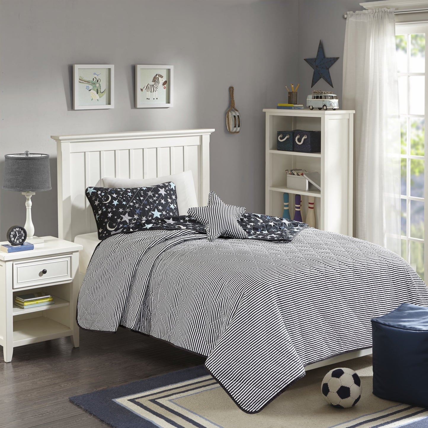 Cloud Reversible Cotton Quilt Set with Throw Pillows