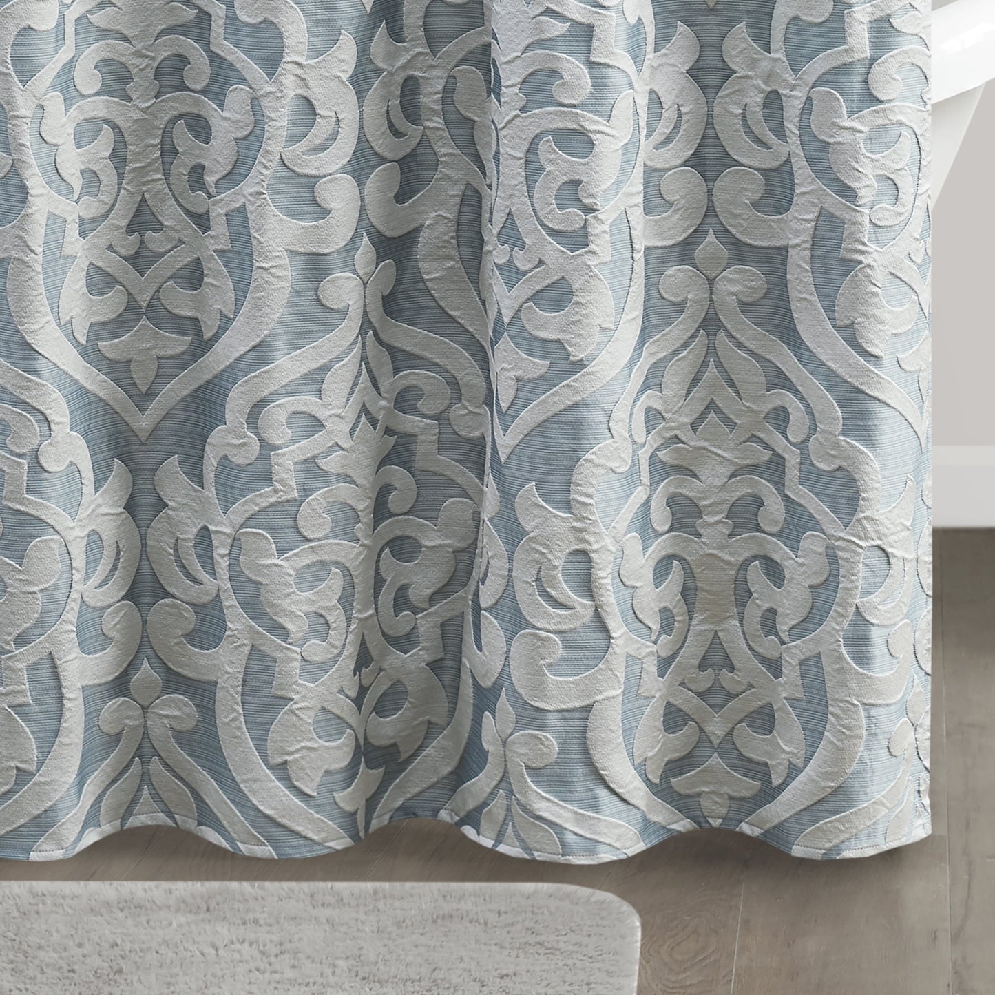 Jacquard Traditional Polyester Fabric Shower Curtain