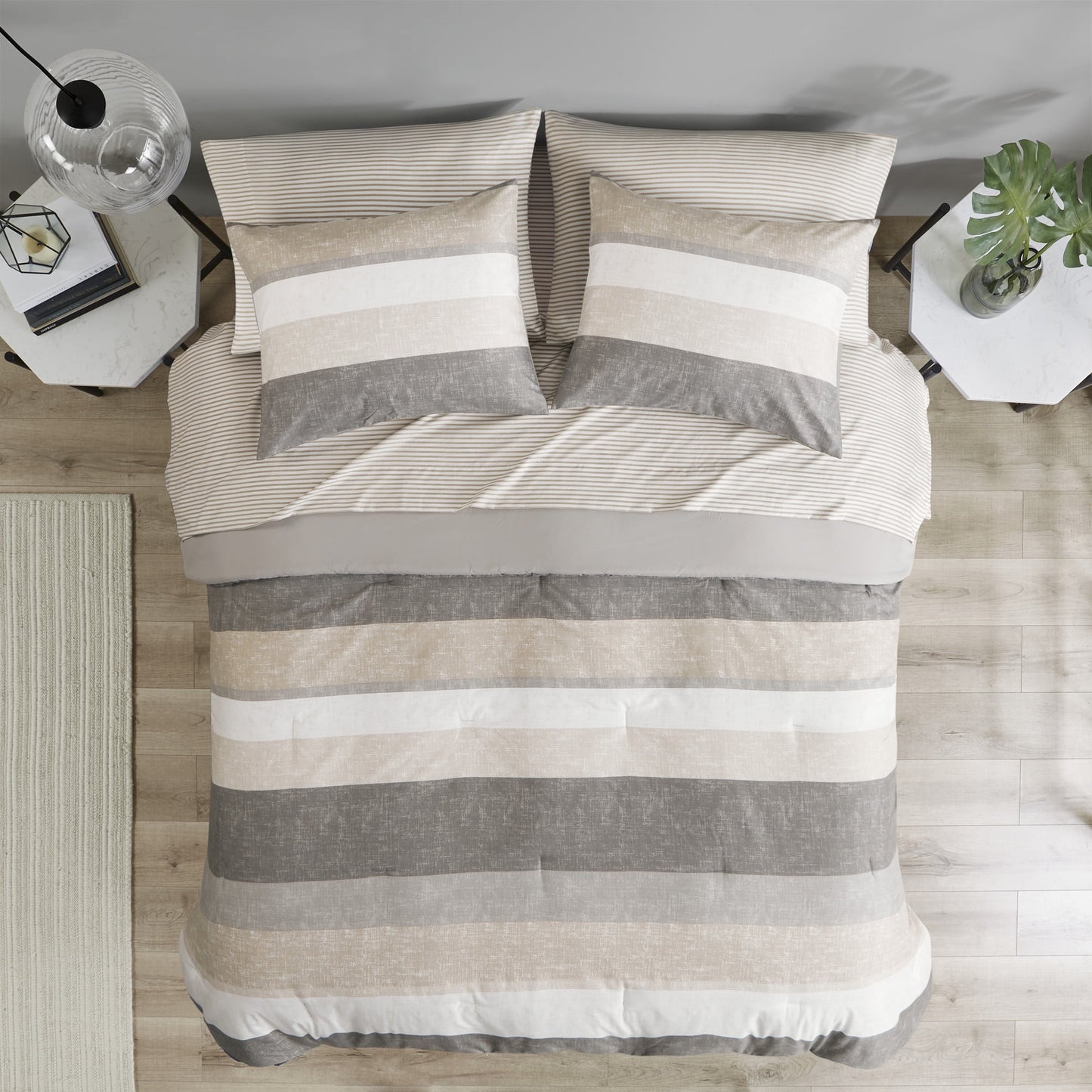 7 Piece Stripe Comforter Set Bed in a Bag Bedding Set for Dorm Room, Comforter Bed Set with Flat Sheet and Fitted Sheet