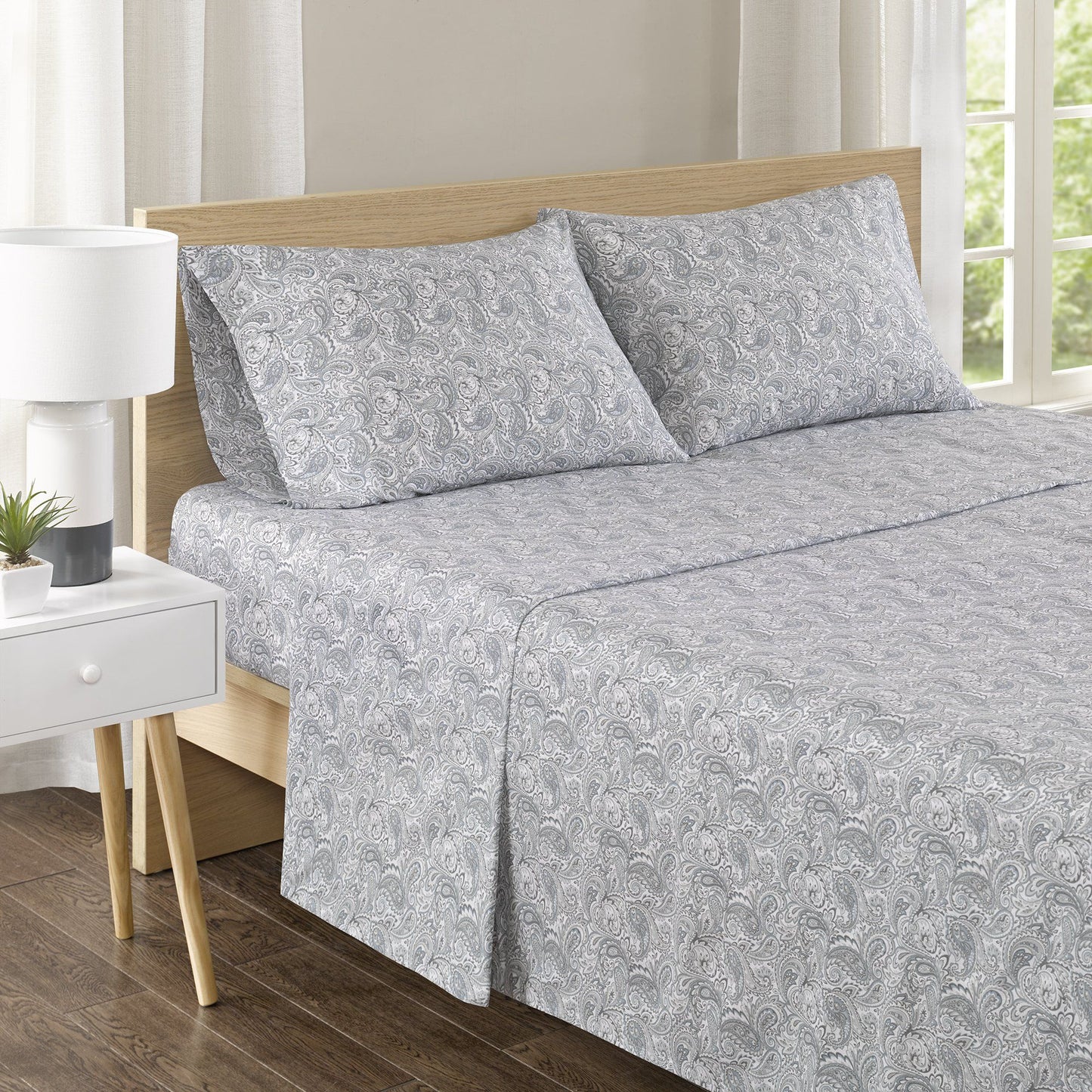 100% Cotton Paisley Lightweight Breathable