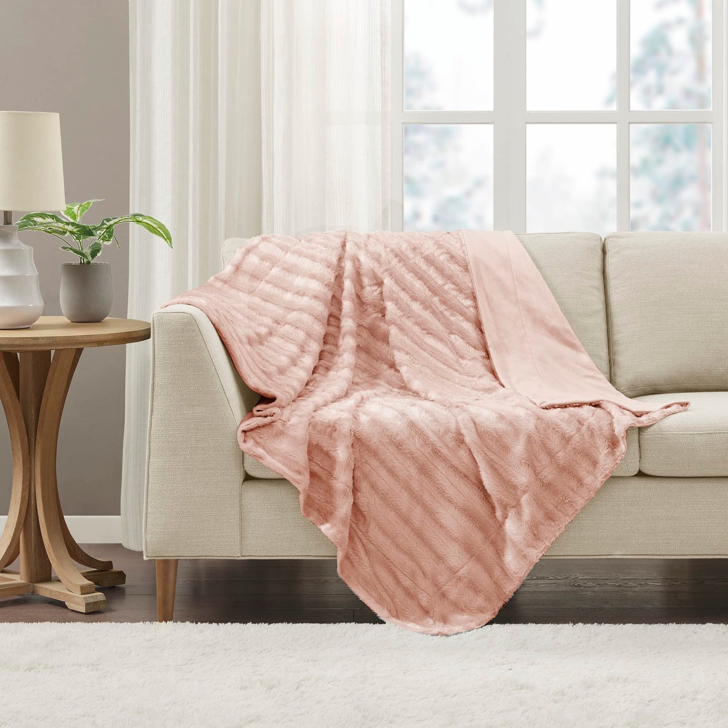 Polyester Brushed Long Fur Knitted Throw