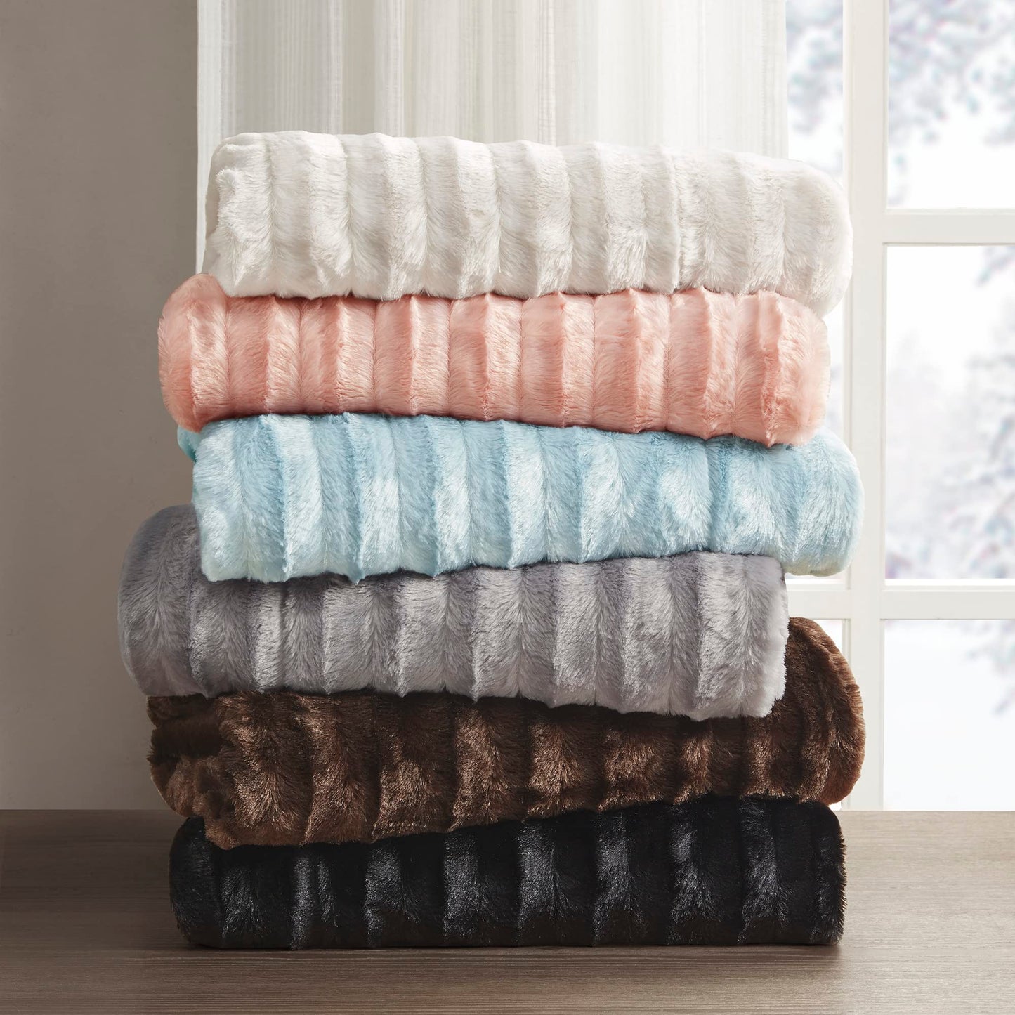 Polyester Brushed Long Fur Knitted Throw