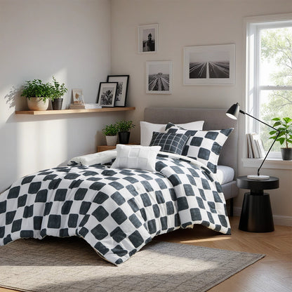 Black/White Checkered Comforter Set