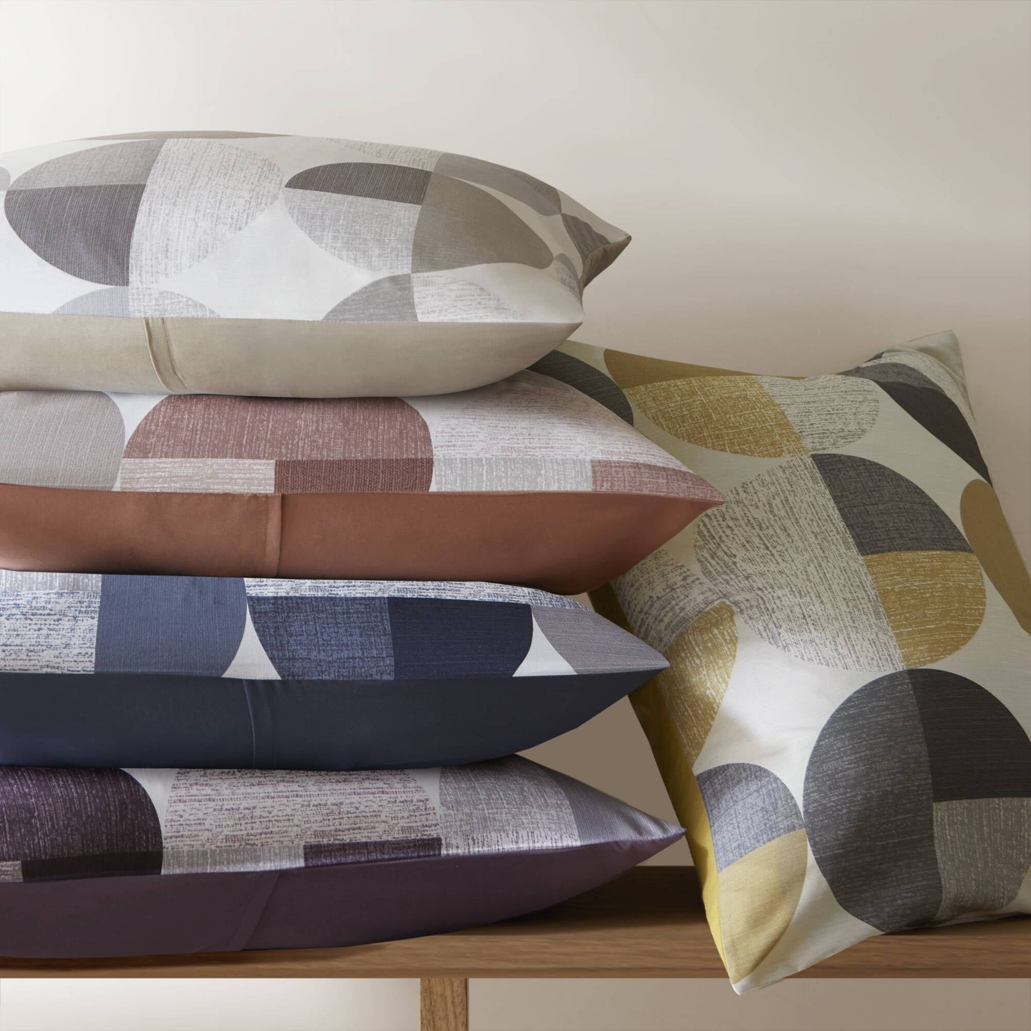 Round Geometric Print Comforter Set, Bed-in-a-Bag Bedding Set