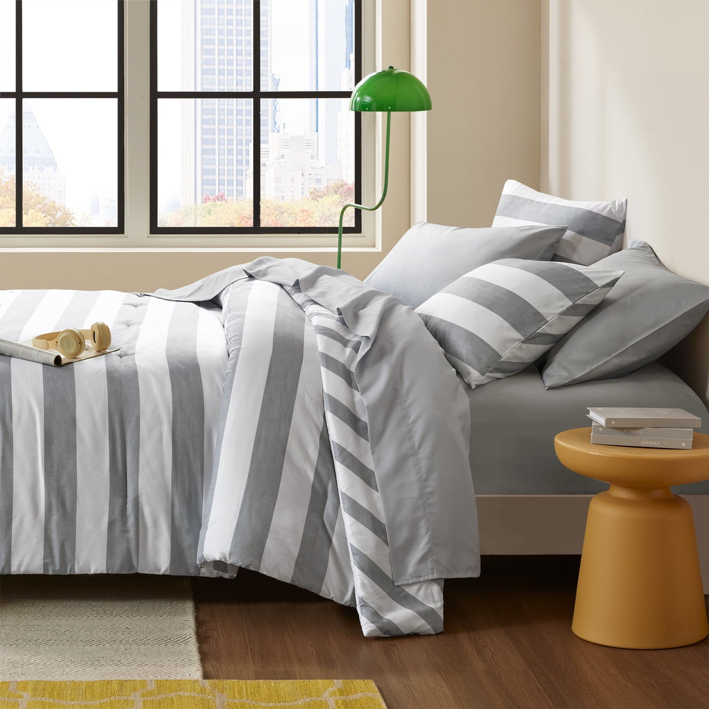 Textured Stripe Print Comforter Mini Set