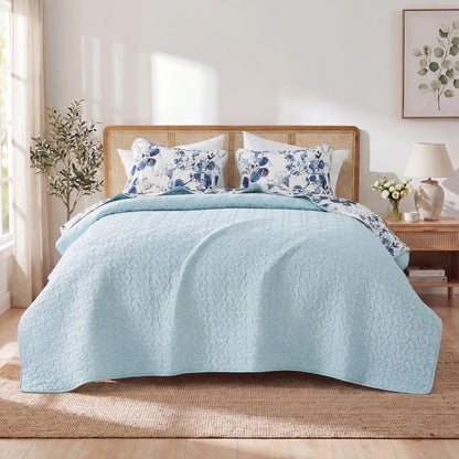 Floral Botanical Garden Style Quilt Bedspread with Sham