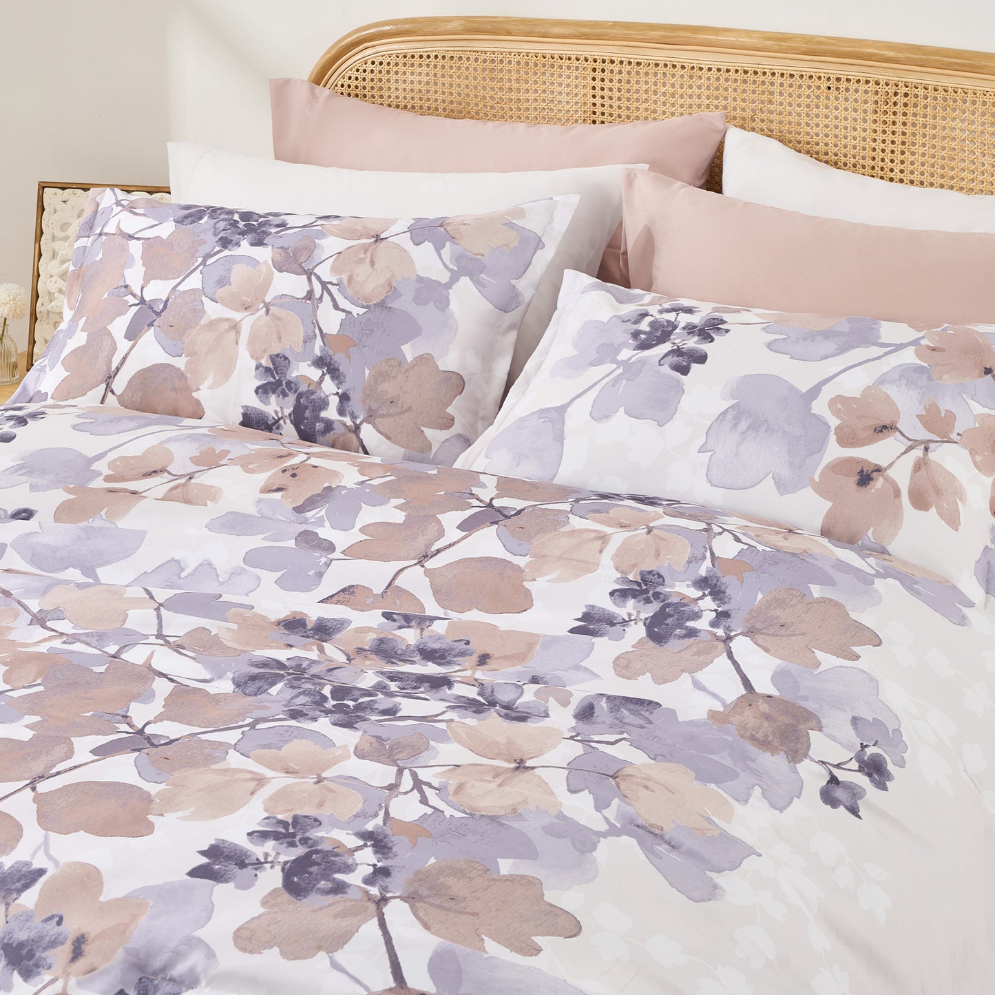 Medallion Pattern Bed in a Bag Bedding Comforter Set with Comforter, Flat Sheets, Fitted Sheets with Side Pockets