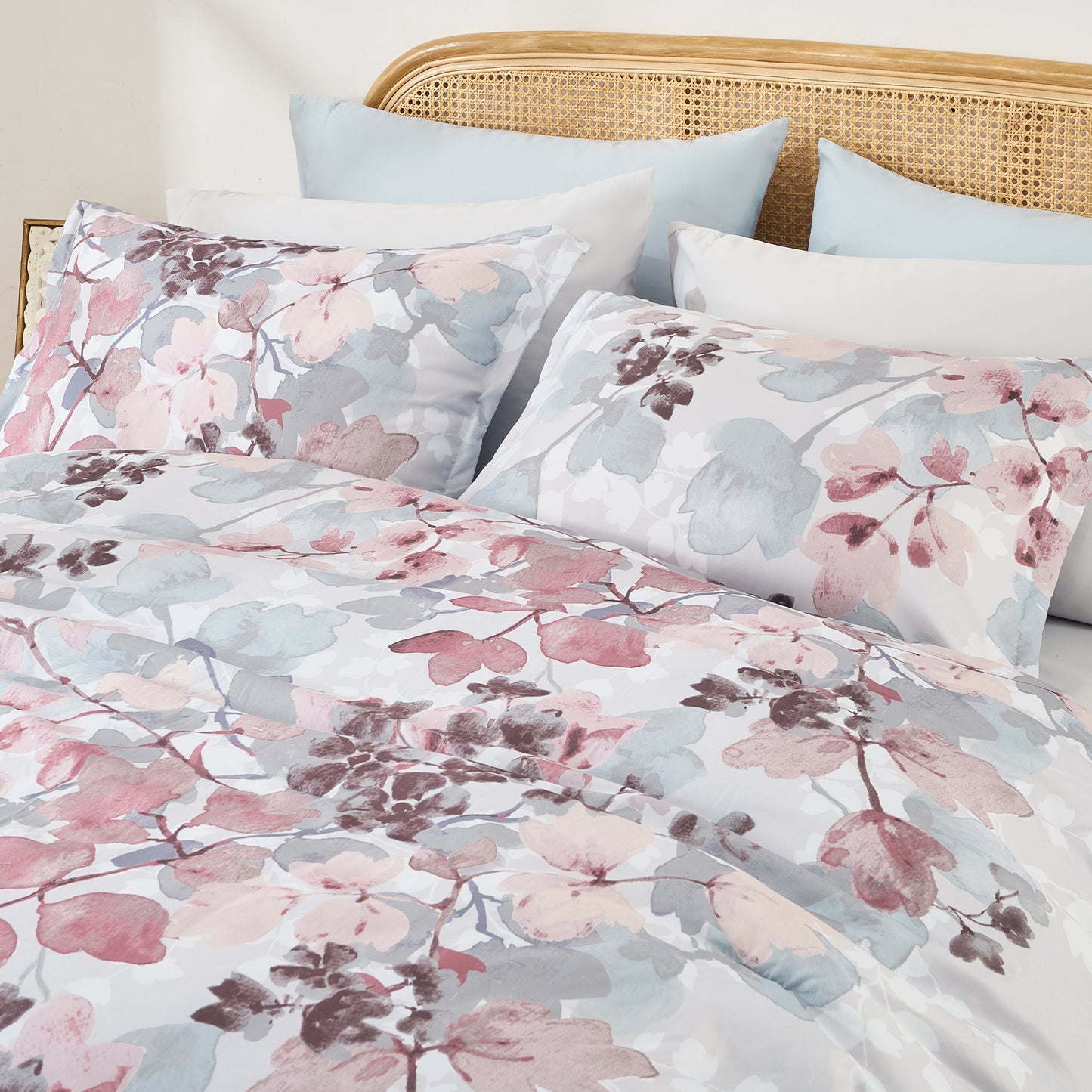 Medallion Pattern Bed in a Bag Bedding Comforter Set with Comforter, Flat Sheets, Fitted Sheets with Side Pockets