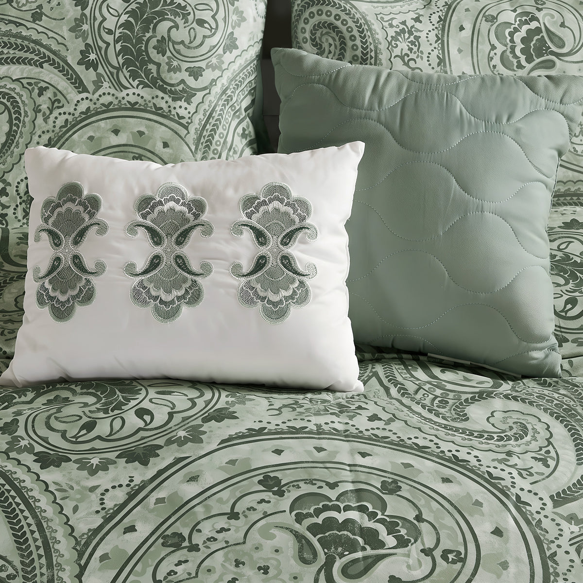 Kamira Cotton Paisley Floral Reversible Comforter Set