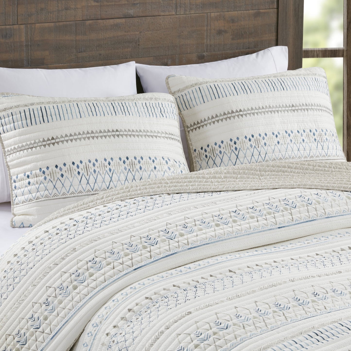 3 Piece Printed Microfiber Seersucker Quilt Set