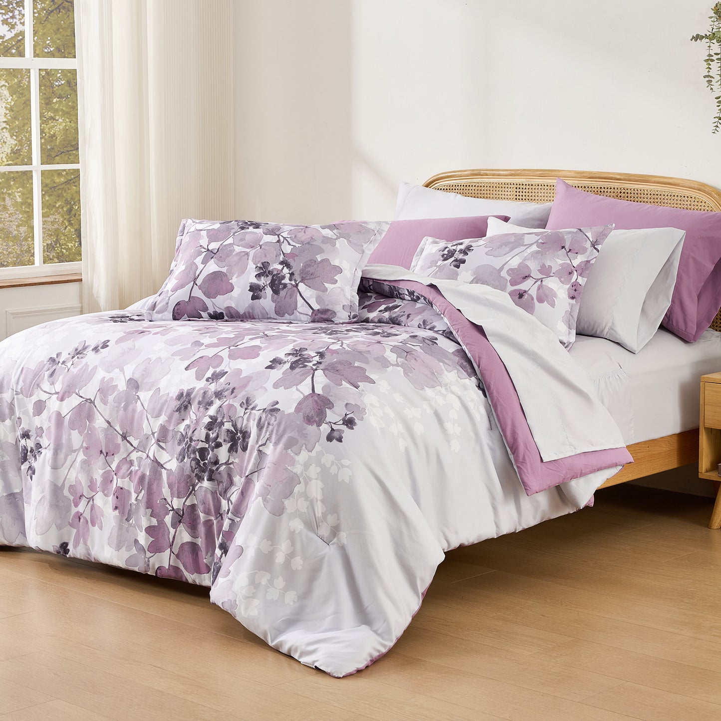 Medallion Pattern Bed in a Bag Bedding Comforter Set with Comforter, Flat Sheets, Fitted Sheets with Side Pockets