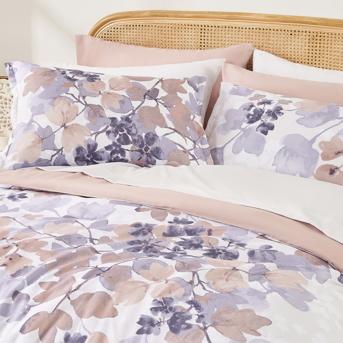 Medallion Pattern Bed in a Bag Bedding Comforter Set with Comforter, Flat Sheets, Fitted Sheets with Side Pockets