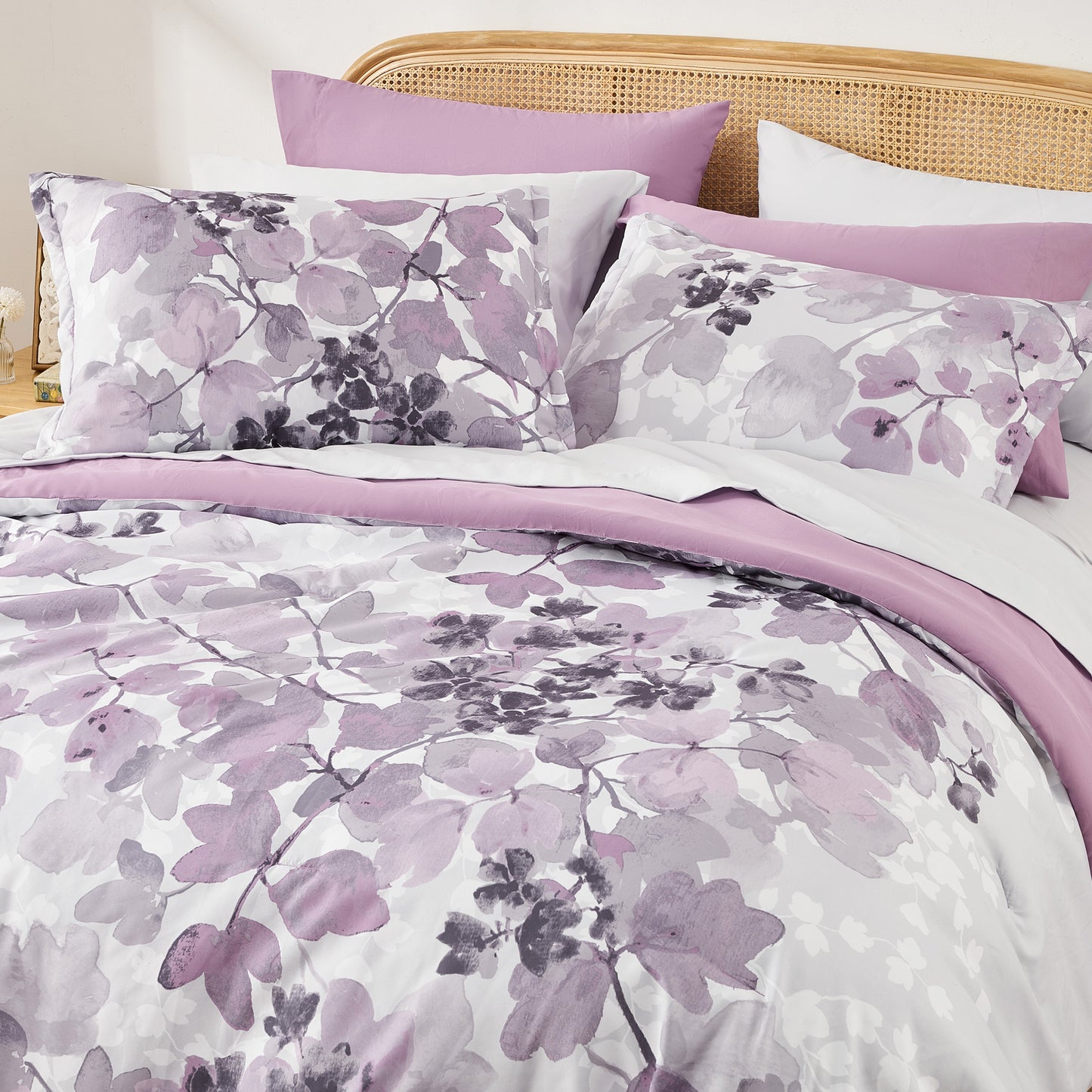 Medallion Pattern Bed in a Bag Bedding Comforter Set with Comforter, Flat Sheets, Fitted Sheets with Side Pockets