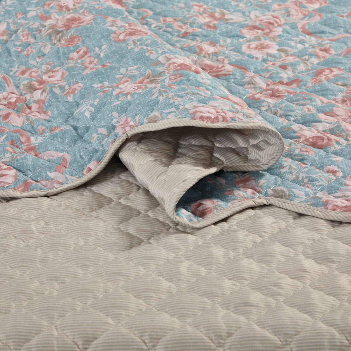 Western Rose Garden Coverlet Bedspread with Scalloped Edge, Floral Vintage Quiltted Bedding Set with Sham