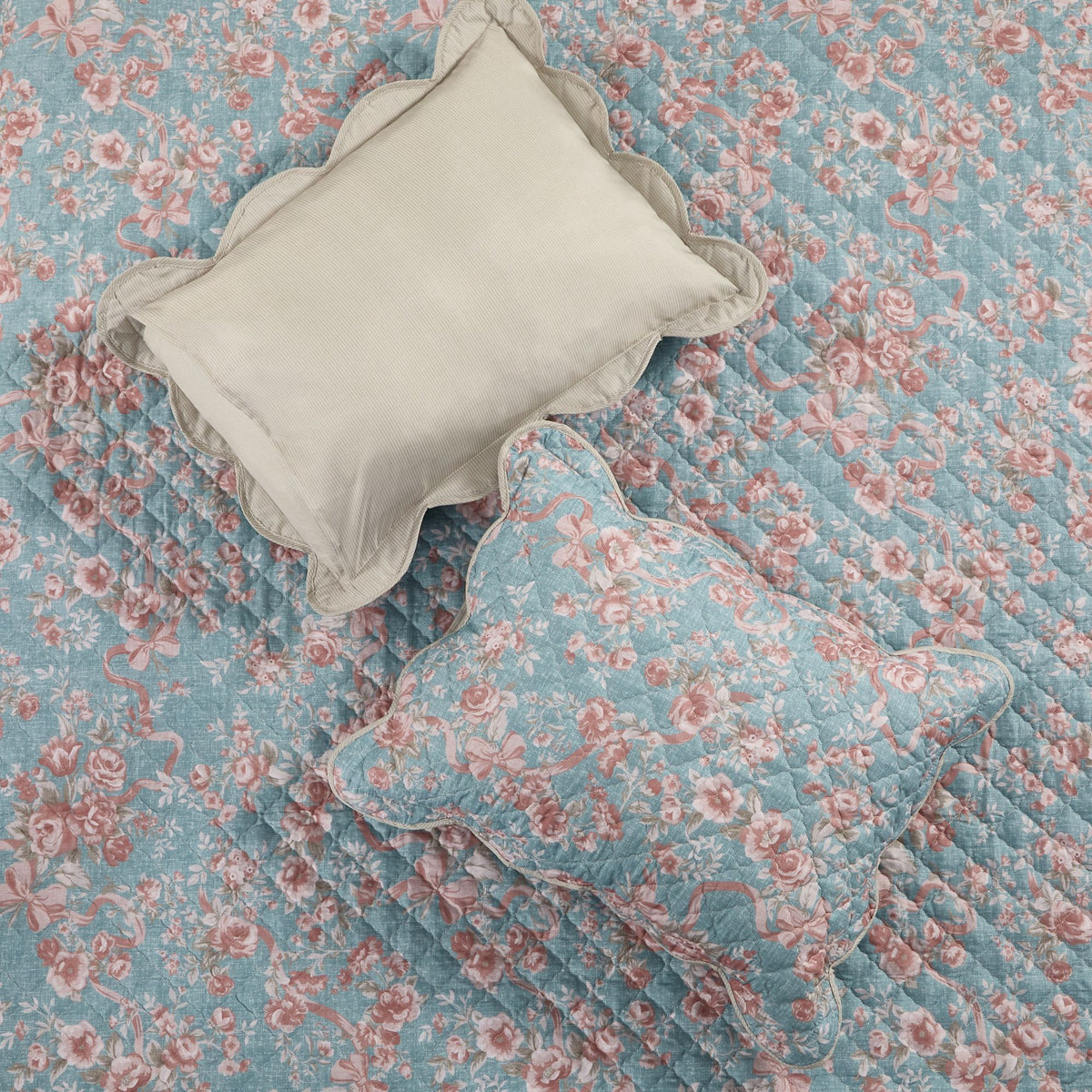 Western Rose Garden Coverlet Bedspread with Scalloped Edge, Floral Vintage Quiltted Bedding Set with Sham