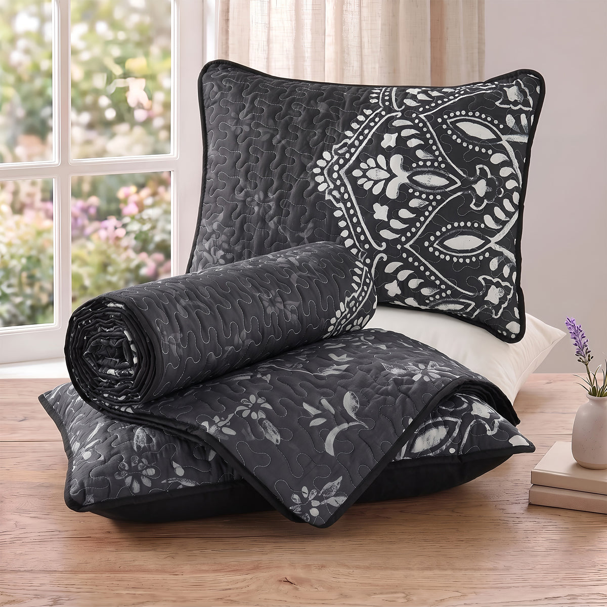 Elava Floral Medallion Quilt Mini Set
