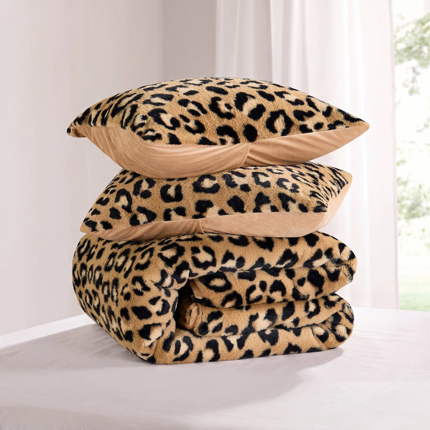 Faux Fur Reversible Bedding Set, Printed Serengeti Fur & Velvet Comforter Set with Comforter & Sham