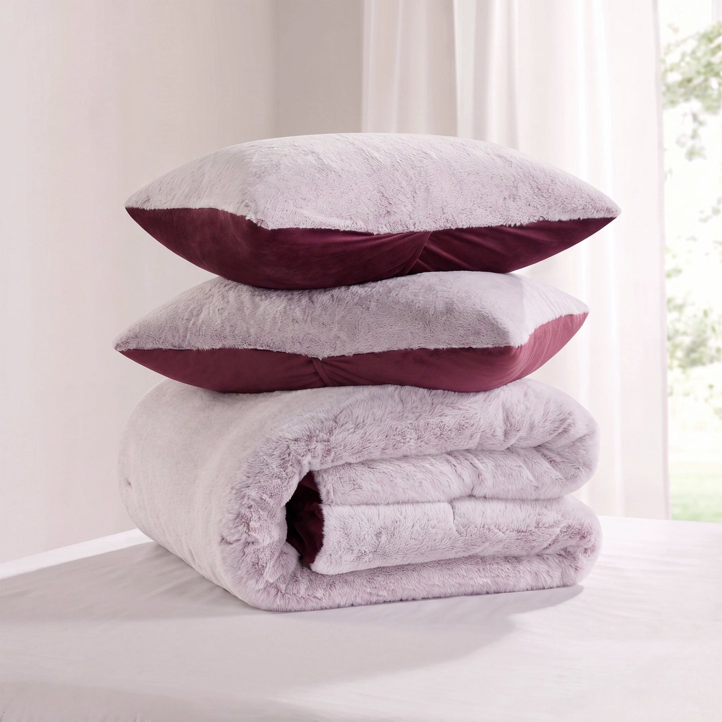 Faux Fur Reversible Bedding Set, Printed Serengeti Fur & Velvet Comforter Set with Comforter & Sham