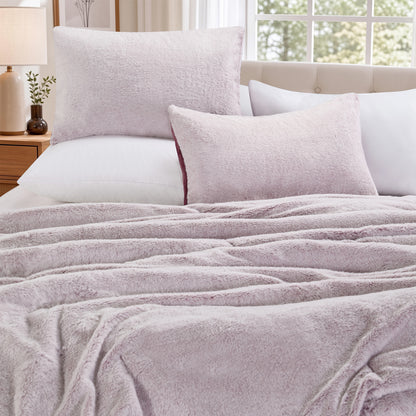 Faux Fur Reversible Bedding Set, Printed Serengeti Fur & Velvet Comforter Set with Comforter & Sham