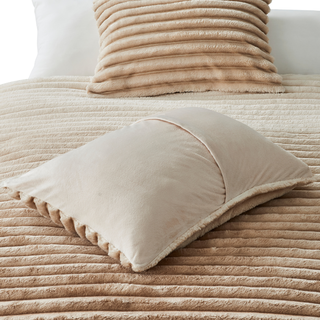 Fluffy Ribbed Plush Comforter Set, Cuddly Bedding Set with Comforter and Shams