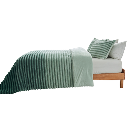 Fluffy Ribbed Plush Comforter Set, Cuddly Bedding Set with Comforter and Shams