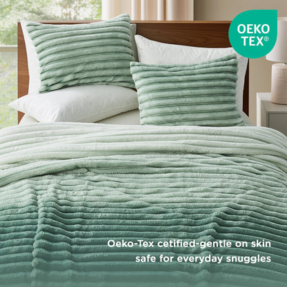 Fluffy Ribbed Plush Comforter Set, Cuddly Bedding Set with Comforter and Shams