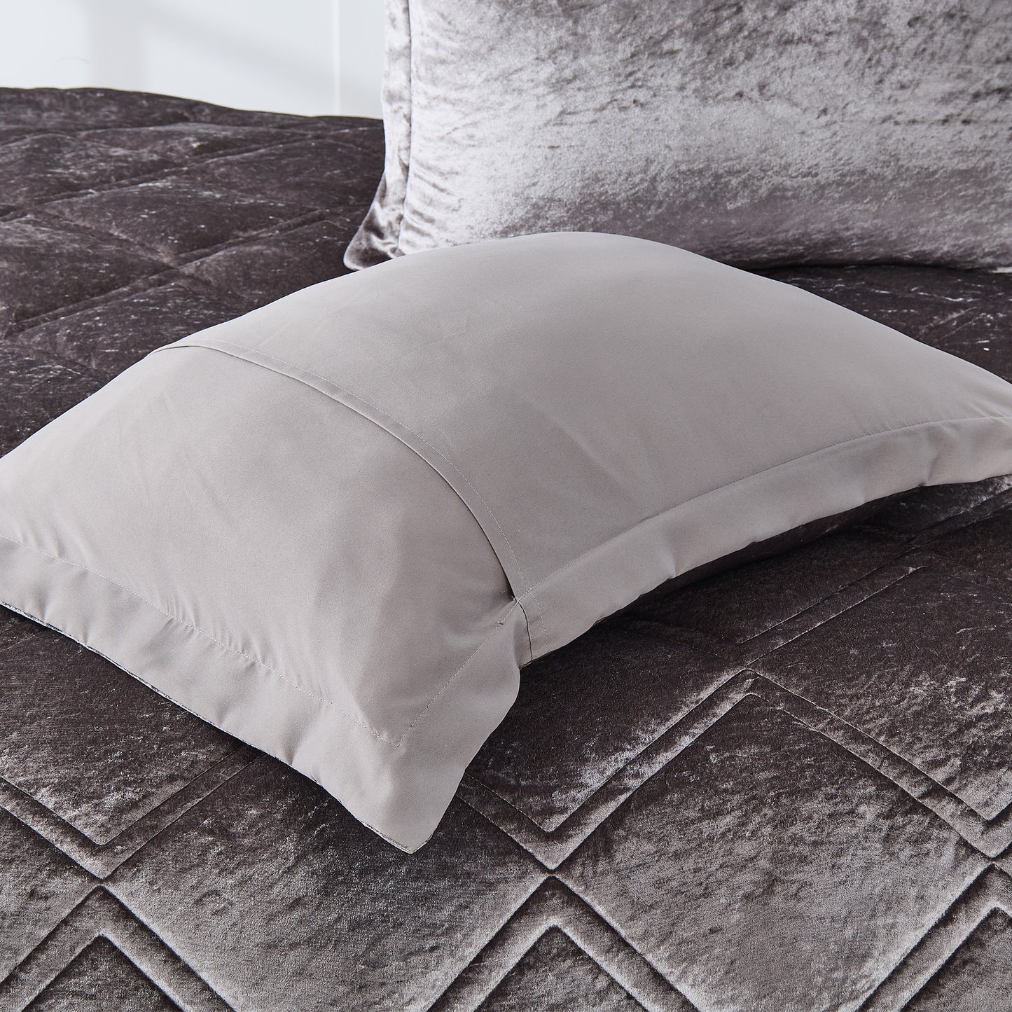 Velvet Bedding Comforter Set