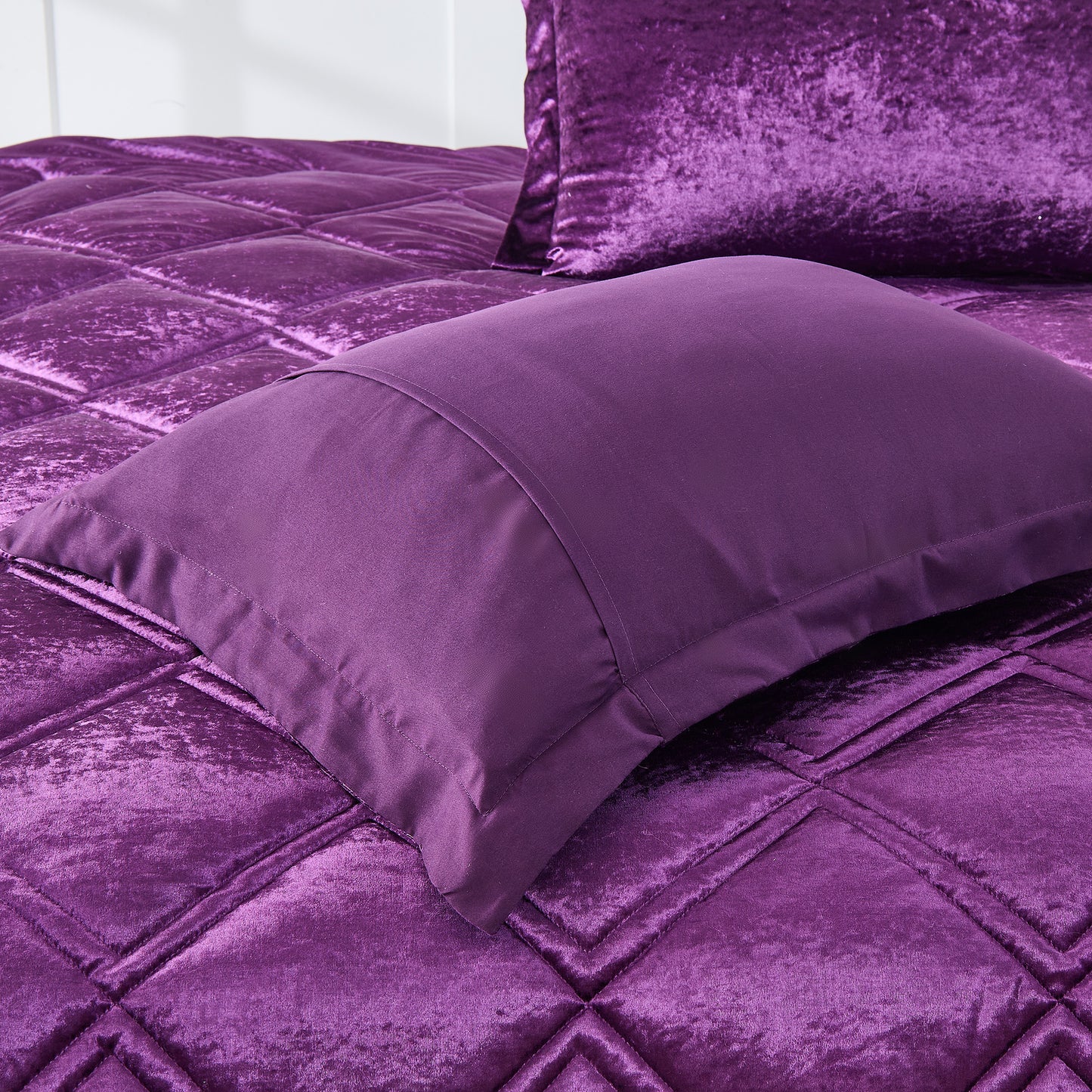 Velvet Bedding Comforter Set
